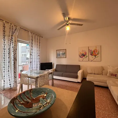 Joivy Charming Flat Next To Golf Park Apartman *